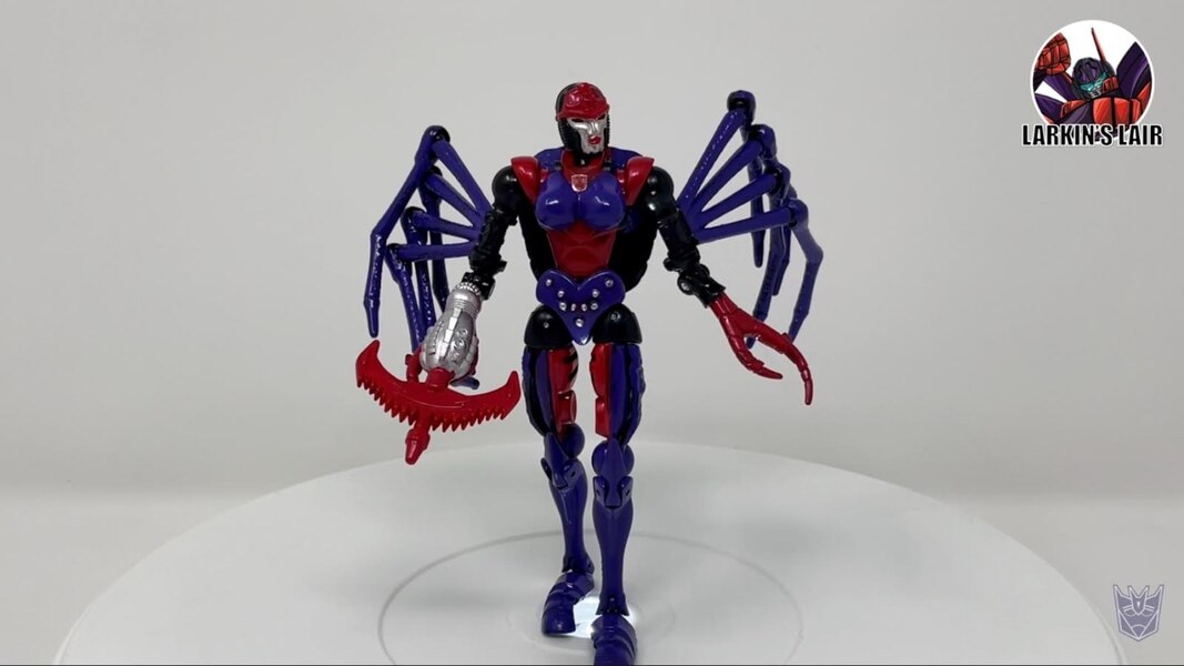 War For Cybertron Kingdom Crystal Widow Custom  (2 of 2)